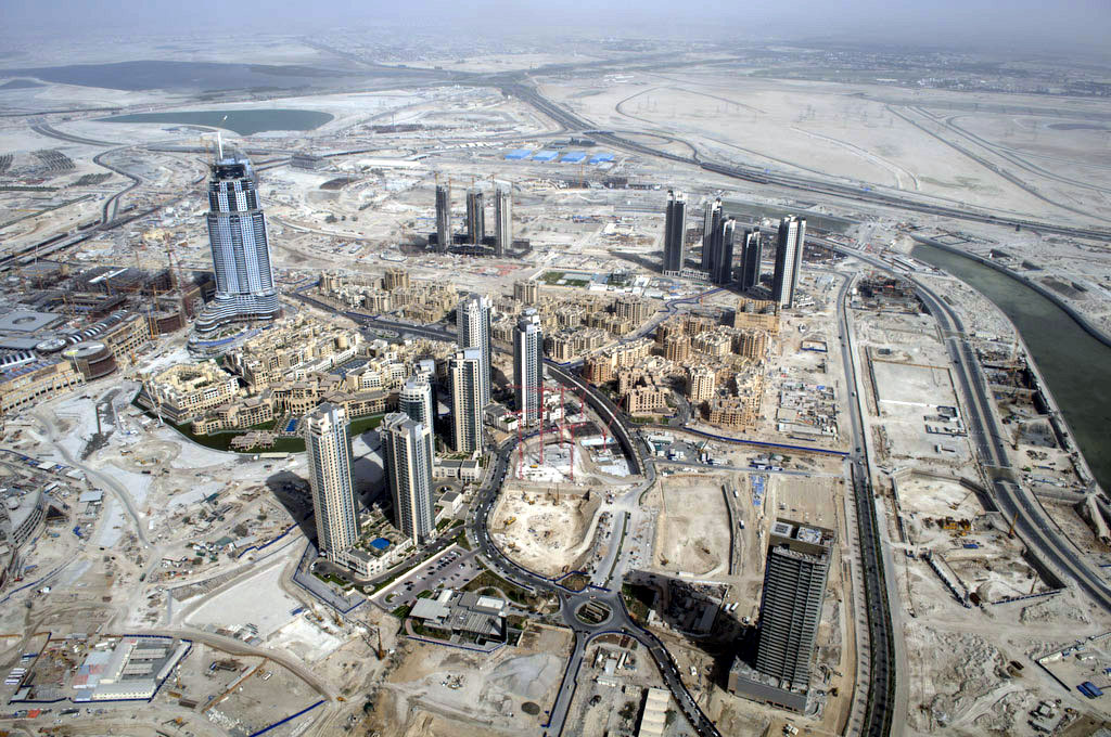 Dubai: building site in the desert