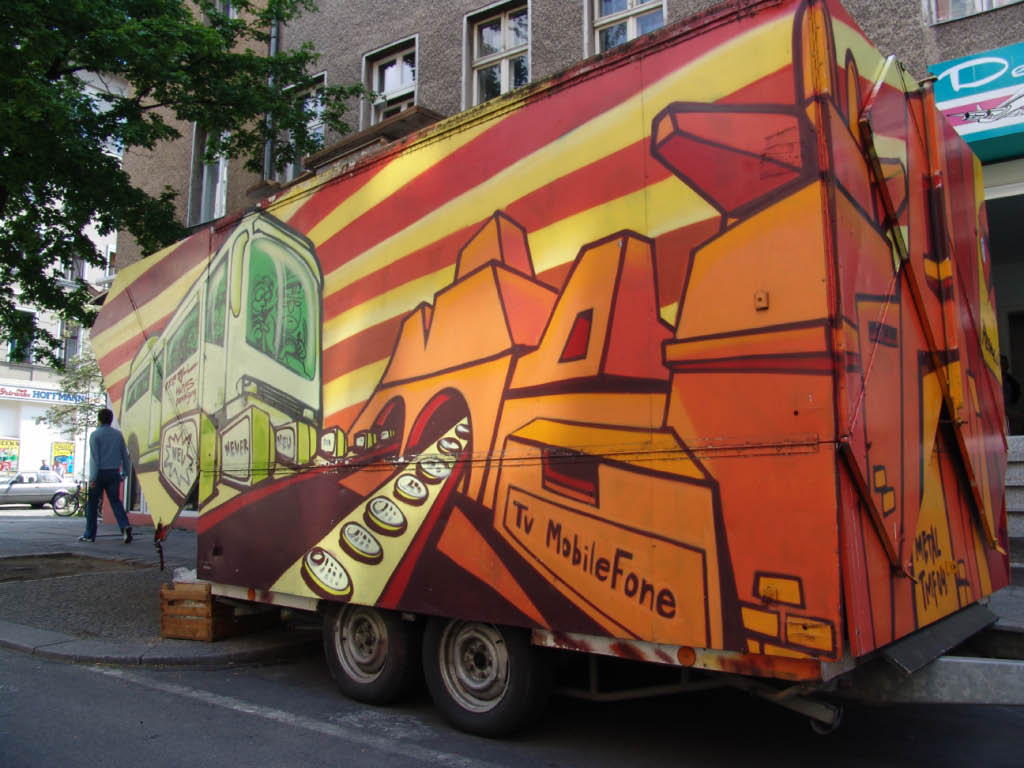 Berlin: anti globalisation mural
