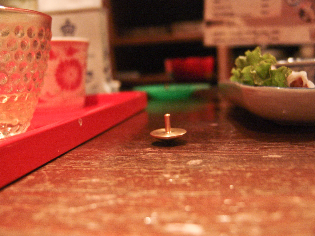Tokyo: the magic of a spinning top