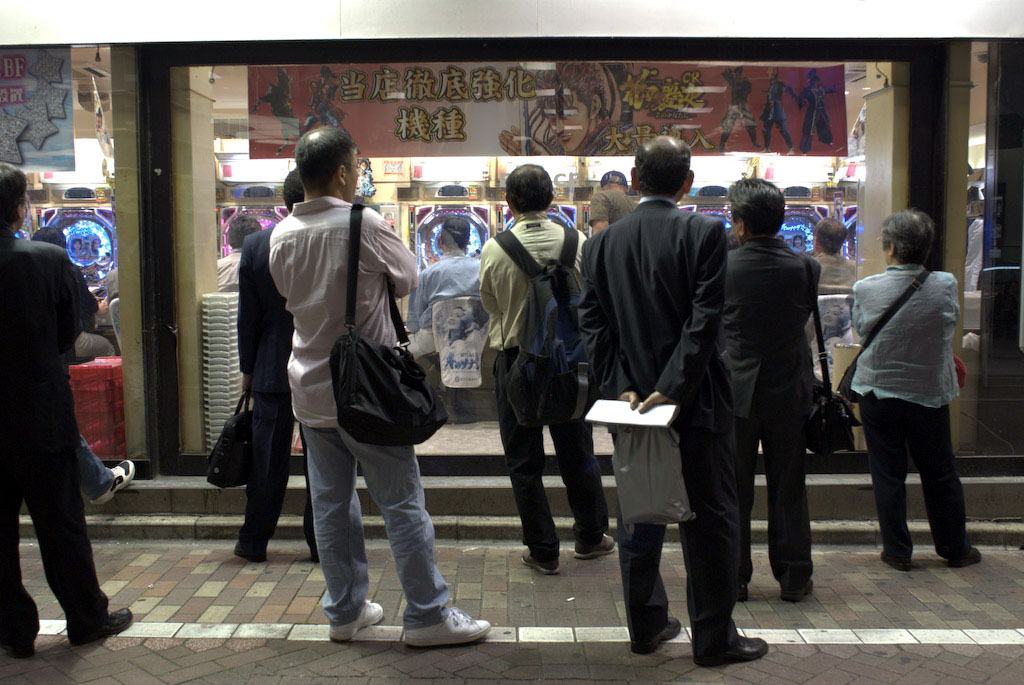 Tokyo: the crowd that lingers