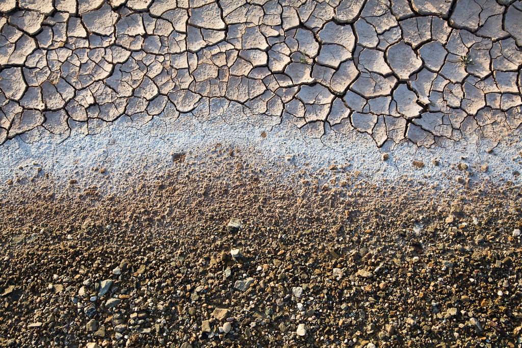Salton Sea: the salt line