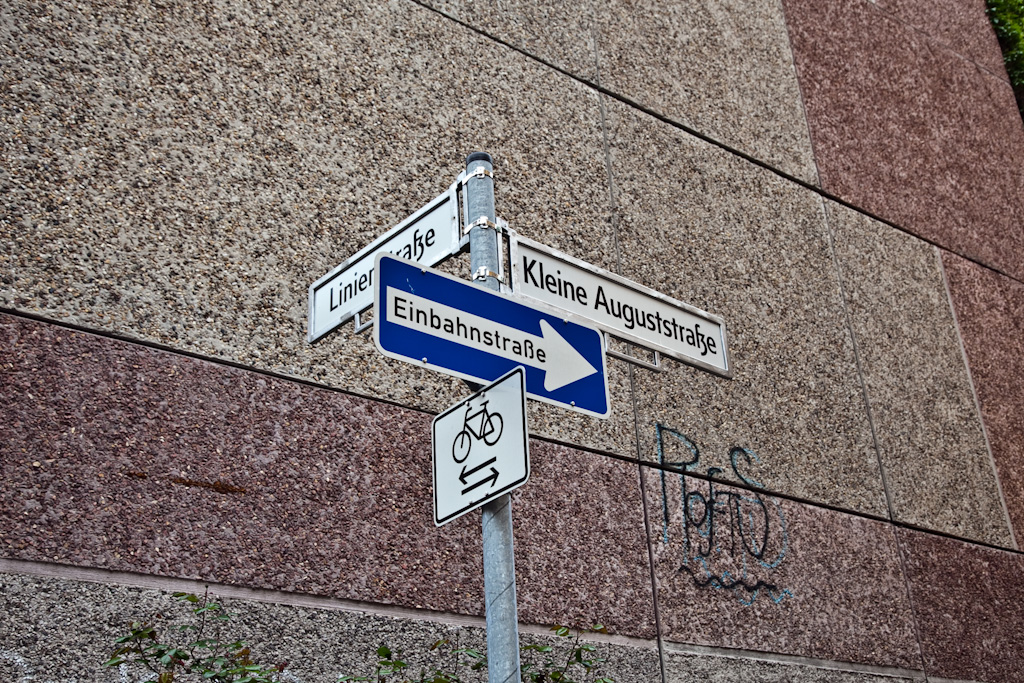 Berlin: sign alignment