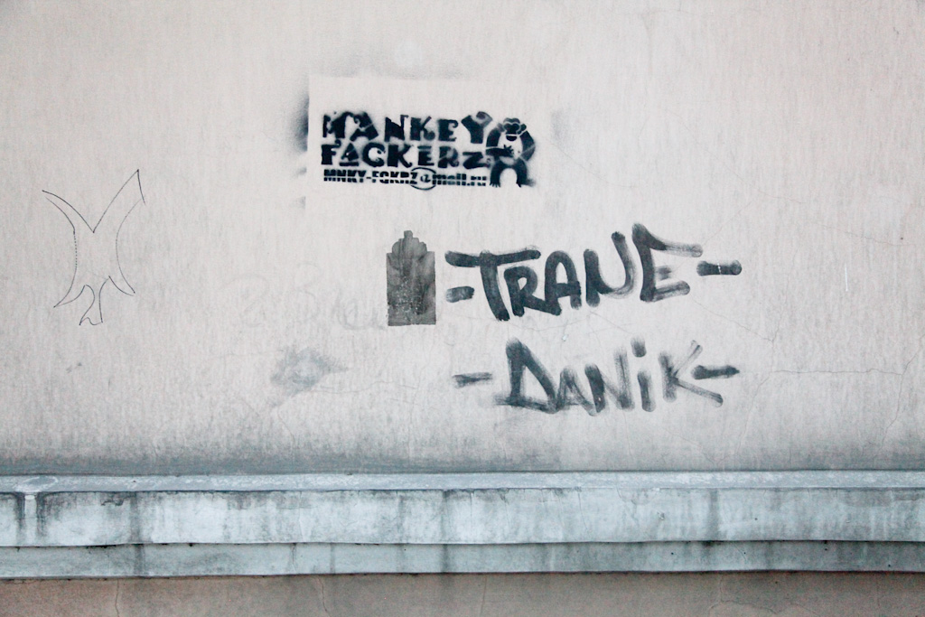 Almaty: stencil graffiti