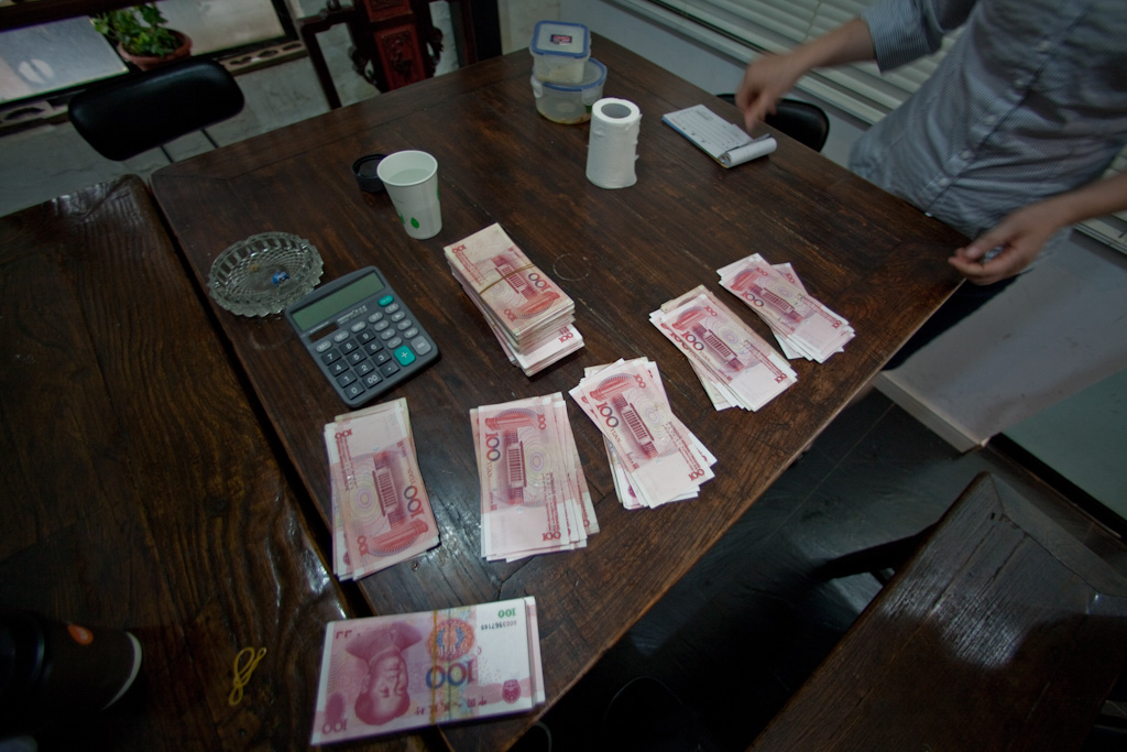 Shanghai: money on the table