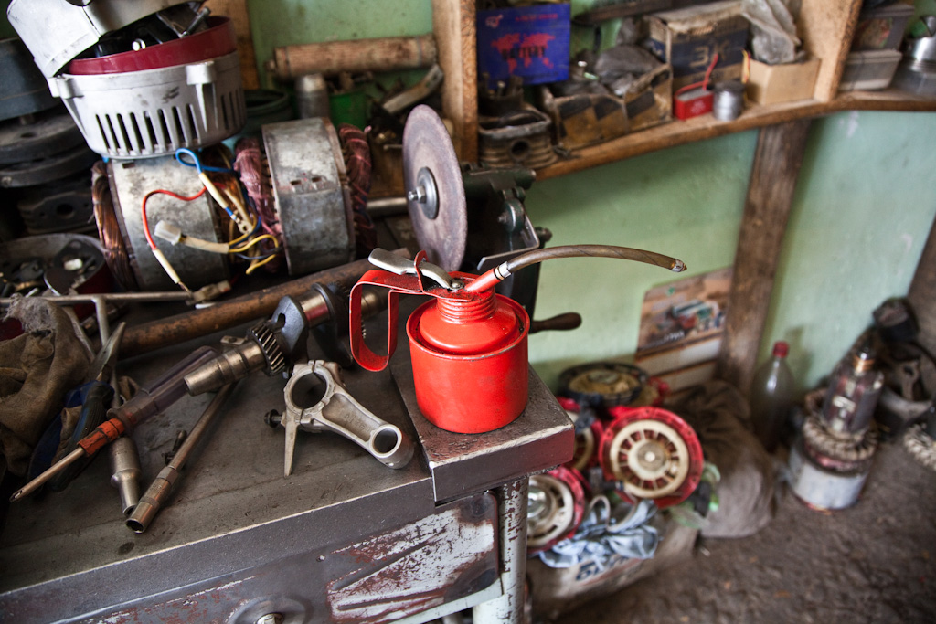 Mazar e Sharif: generator repair shop