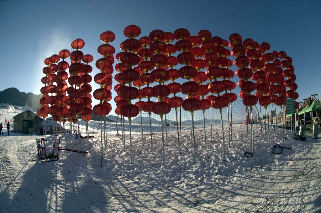 Urumqi: warning lanterns_1