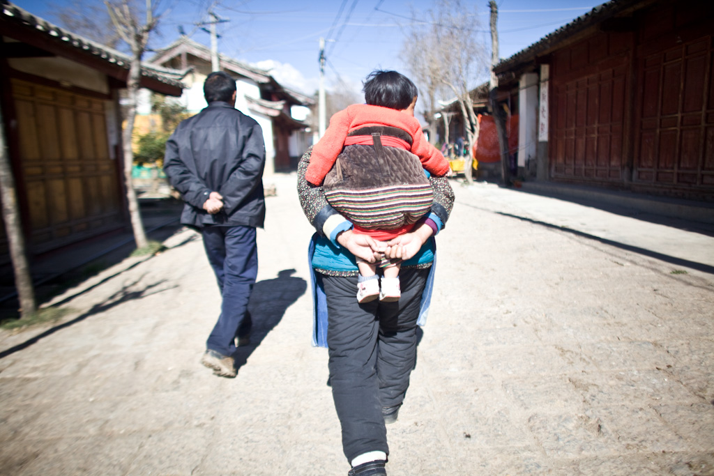 Lijiang: the baby hold