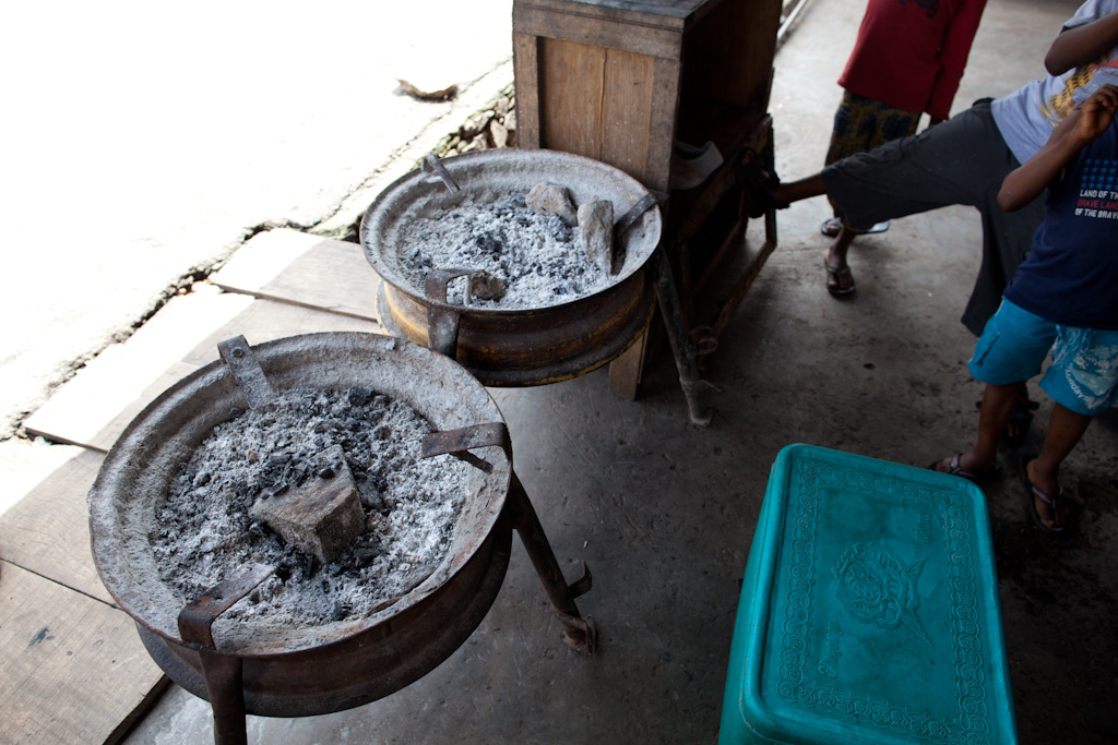 Ibadan: car rim grills