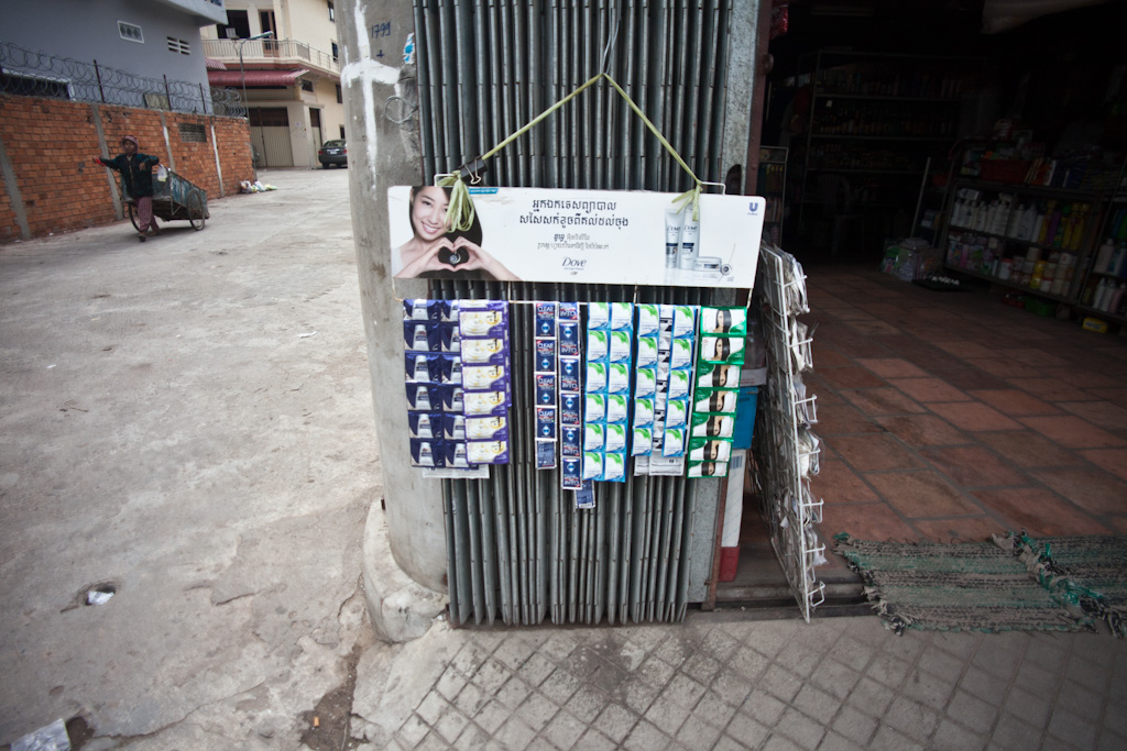 Phnom Penh: sachet shampoo