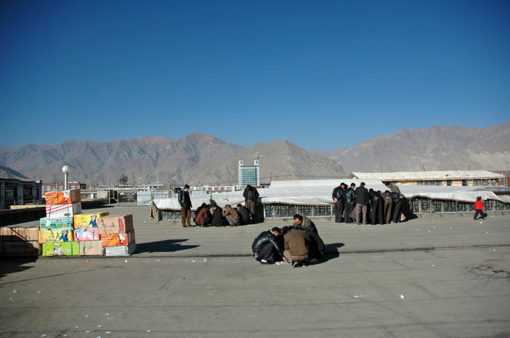 Lhasa: rooftop games